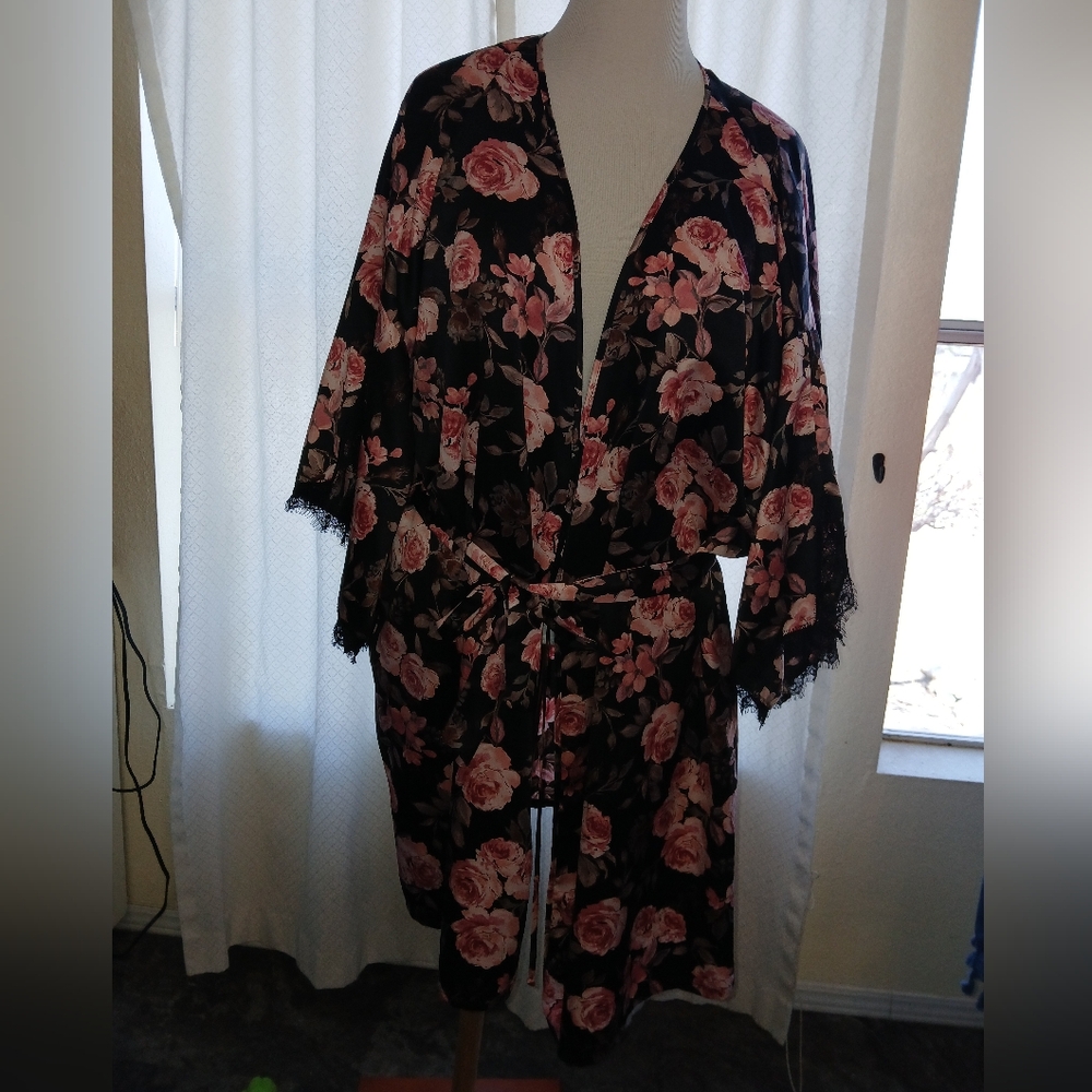 Secret Treasures Black and Pink Floral Robe